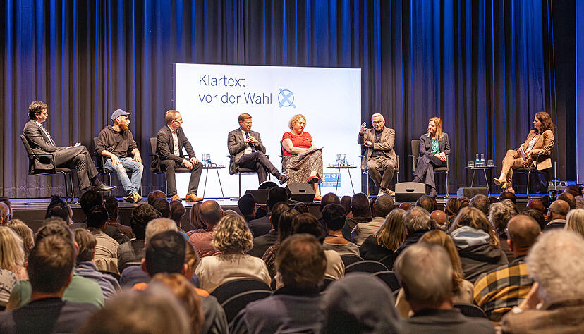 Die Kandidaten des Wahlkreises Heilbronn diskutieren beim Wahlforum &uuml;ber Wirtschaft und Landespolitik.