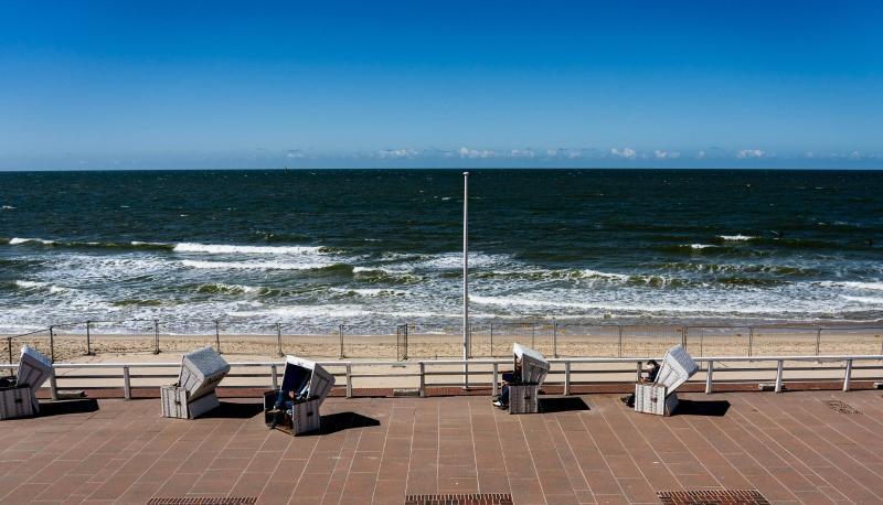 Strandkörbe auf Sylt: In den deutschen Urlaubsorten dürfte es im Sommer voll werden. Strandkörbe auf Sylt: In den deutschen Urlaubsorten dürfte es im Sommer voll werden.