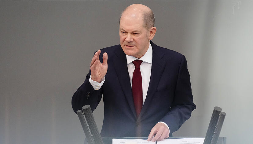 Drei Tage nach der Invasion Russlands in der Ukraine erklärte Bundeskanzler Olaf Scholz die "Zeitenwende". Die Neuausrichtung ist in vielen Bereichen zu beobachten, in manchen aber noch nicht.