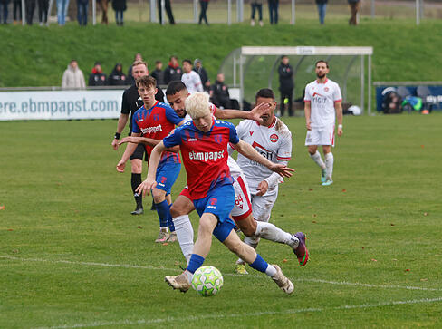 In der Fußball-Oberliga spielte der FSV Hollenbach gegen Türkspor Neckarsulm. In der Fußball-Oberliga spielte der FSV Hollenbach gegen Türkspor Neckarsulm.