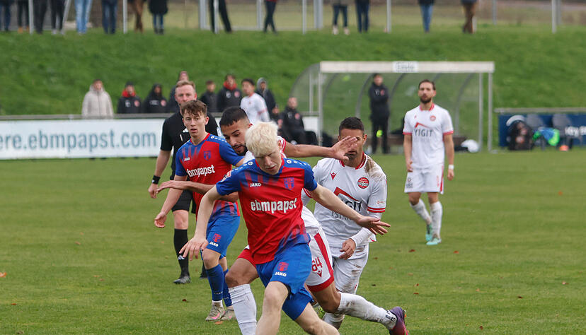 In der Fußball-Oberliga spielte der FSV Hollenbach gegen Türkspor Neckarsulm. In der Fußball-Oberliga spielte der FSV Hollenbach gegen Türkspor Neckarsulm.