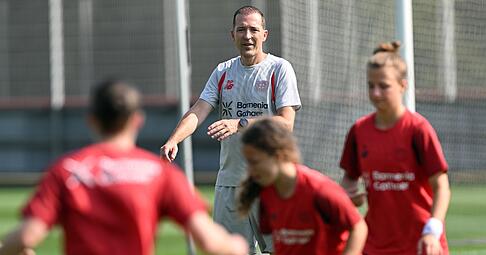 Trainiert seit vergangenem Sommer die Bundesliga-Frauen von Bayer Leverkusen: Roberto Pätzold.