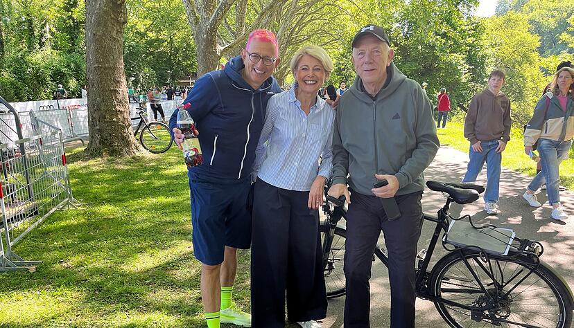 Die Heilbronner Sportbürgermeisterin Agnes Christner zusammen mit Harry Mergel. Christner gab am Sonntag, dem 11. Mai 2025 den Startschuss für den 23. Trollinger-Marathon. Die Heilbronner Sportbürgermeisterin Agnes Christner zusammen mit Harry Mergel. Christner gab am Sonntag, dem 11. Mai 2025 den Startschuss für den 23. Trollinger-Marathon.