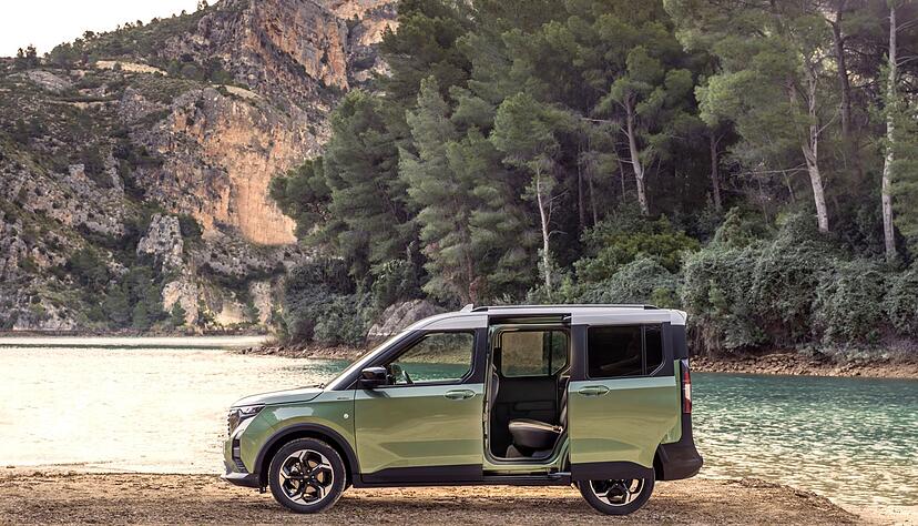 Offenherziges Angebot: Die Schiebetüren im Fond sind praktisch, der Zweifarben-Anstrich ist chic. Offenherziges Angebot: Die Schiebetüren im Fond sind praktisch, der Zweifarben-Anstrich ist chic.