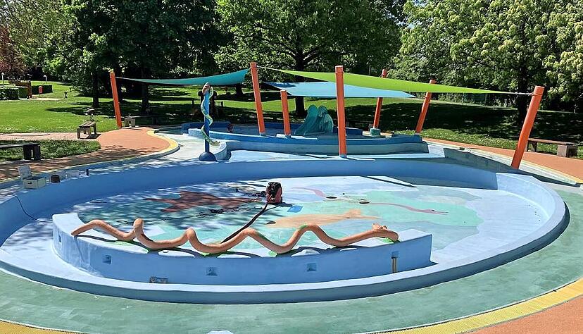 Das Kinderbecken im Ernst-Freyer-Bad in Obereisesheim ist nach dem Hochwasser wieder hergerichtet worden. Nun muss es aber wie das ganze Bad wieder "hübsch gemacht" werden. Das Kinderbecken im Ernst-Freyer-Bad in Obereisesheim ist nach dem Hochwasser wieder hergerichtet worden. Nun muss es aber wie das ganze Bad wieder "hübsch gemacht" werden.
