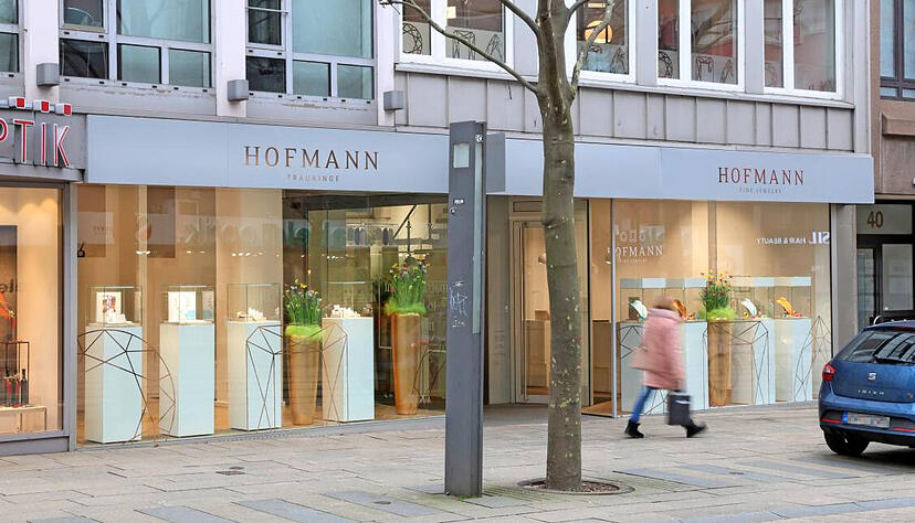 Die Goldschmiede Hofmann hat ihre Fläche in der Kaiserstraße verdoppelt. Die Goldschmiede Hofmann hat ihre Fläche in der Kaiserstraße verdoppelt.