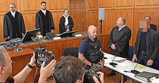 Weil er unter anderem zwei seiner Kollegen in Bad Friedrichshall erschossen haben soll, steht ein 53 Jahre alter Mann aus Seckach vor Gericht.