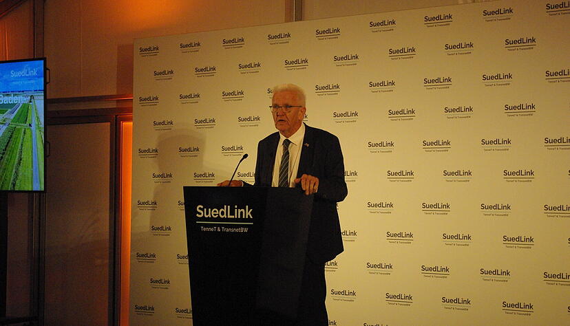 Winfried Kretschmann lobt die Fortschritte beim Ausbau der erneuerbaren Energien in Baden-W&uuml;rttemberg.