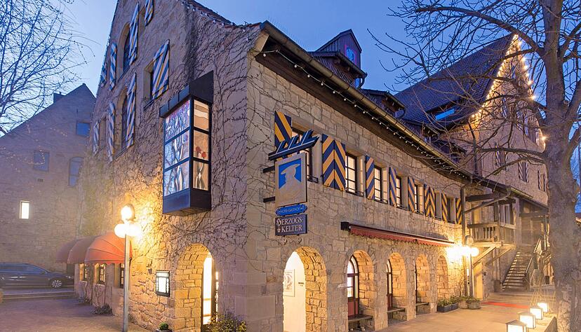 Mit der Herzogskelter, einem Baukomplex aus dem 16. Jahrhundert, hat Güglingen ein repräsentatives Forum für sein städtisches Kulturprogramm. Mit der Herzogskelter, einem Baukomplex aus dem 16. Jahrhundert, hat Güglingen ein repräsentatives Forum für sein städtisches Kulturprogramm.