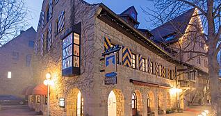 Mit der Herzogskelter, einem Baukomplex aus dem 16. Jahrhundert, hat Güglingen ein repräsentatives Forum für sein städtisches Kulturprogramm. Mit der Herzogskelter, einem Baukomplex aus dem 16. Jahrhundert, hat Güglingen ein repräsentatives Forum für sein städtisches Kulturprogramm.