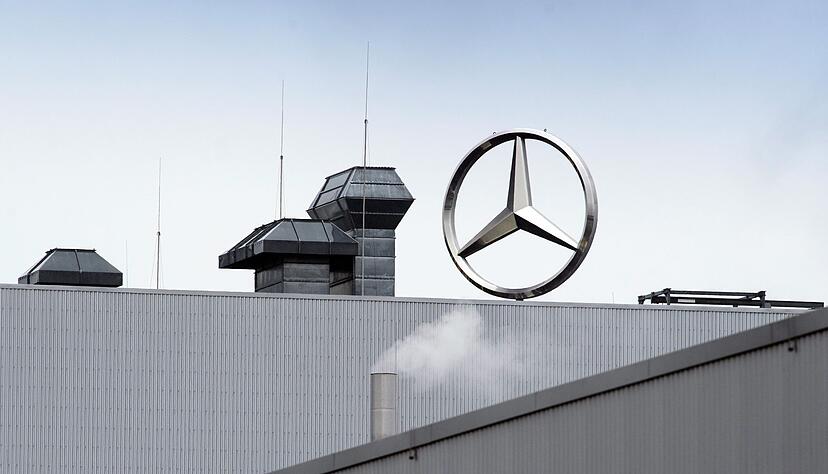 Das Geschäft bei Mercedes läuft nicht rund. Nun wollen die Schwaben sparen. (Archivbild) Das Geschäft bei Mercedes läuft nicht rund. Nun wollen die Schwaben sparen. (Archivbild)