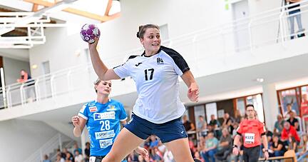 Arwen Gorb fehlte in den ersten Saisonspielen noch ein wenig von jener Leichtigkeit, die sie in den Vorbereitungsspielen ausgezeichnet hatte. Ihre vier Tore konnten die Niederlage in Leverkusen nicht verhindern.
Foto: Archiv/Christiana Kunz Arwen Gorb fehlte in den ersten Saisonspielen noch ein wenig von jener Leichtigkeit, die sie in den Vorbereitungsspielen ausgezeichnet hatte. Ihre vier Tore konnten die Niederlage in Leverkusen nicht verhindern.
Foto: Archiv/Christiana Kunz