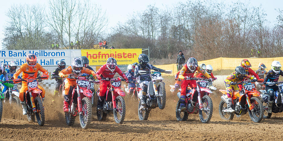 Die Motocross-Strecke fordert von den Fahrern Technik, Mut und maximale Konzentration.