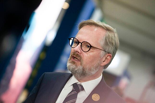 Tschechische Regierung übersteht Misstrauensvotum - STIMME.de