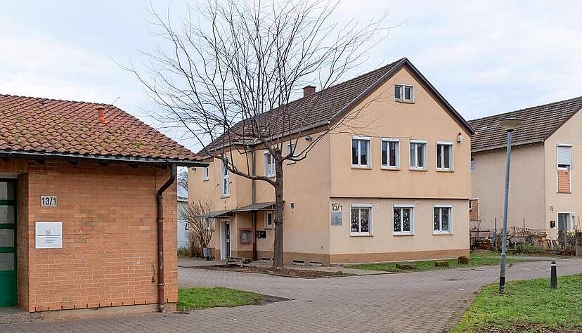 Zu dem Haus Ellwanger Straße 15/1 (Mitte) sollen "perspektivisch" die Goppeltstraße 5 und 5/1 hinzukommen, aber auch wieder die benachbarte Halle. Zu dem Haus Ellwanger Straße 15/1 (Mitte) sollen "perspektivisch" die Goppeltstraße 5 und 5/1 hinzukommen, aber auch wieder die benachbarte Halle.
