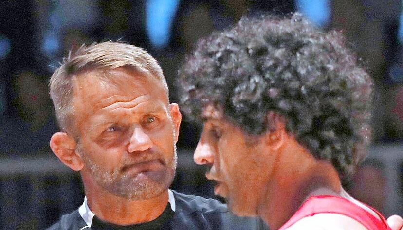 Viel Lob hat es am Samstag f&uuml;r Abdolmohammad Papi (rechts) gegeben &ndash; auch von Red-Devils-Chefcoach Adam Juretzko, der heute Geburtstag feiert.