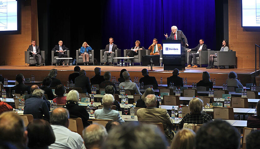 Podiumsdiskussion "50 Jahre - Grenzen des Wachstums"