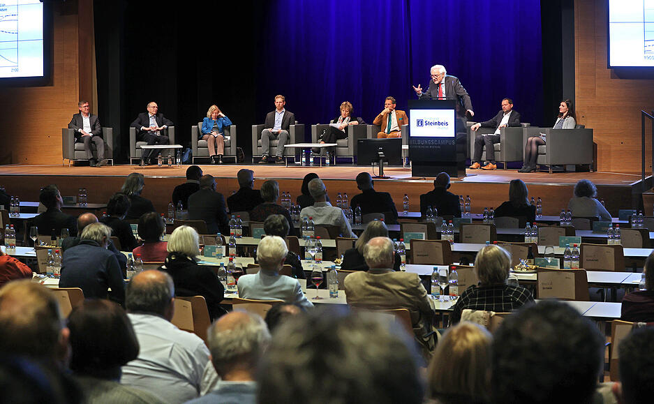 Podiumsdiskussion "50 Jahre - Grenzen des Wachstums"