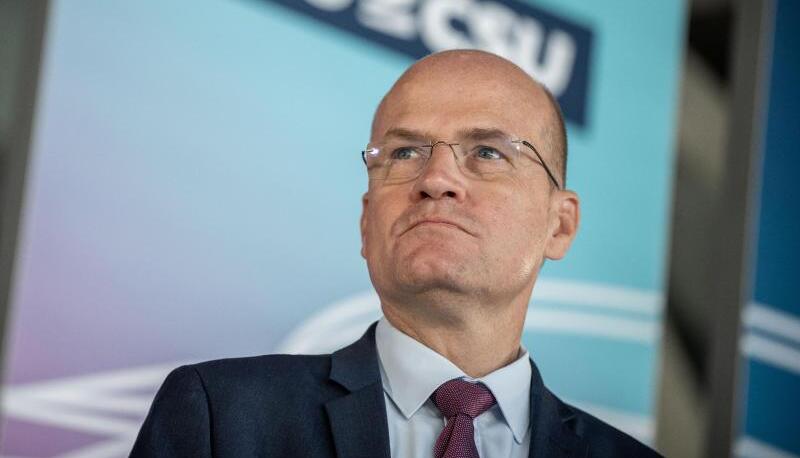 Der Vorsitzende der CDU/CSU-Bundestagsfraktion, Ralph Brinkhaus, wurde wiedergewählt - jedoch nur für sieben Monate. Foto: dpa