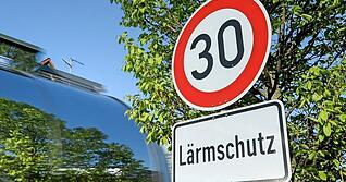 Auf der Bundesstraße 27 bei Neckarsulm und Bad Friedrichshall gilt bald Tempo 30. (Symbolbild)