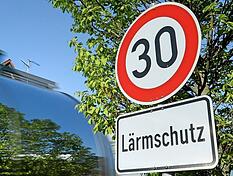 Auf der Bundesstraße 27 bei Neckarsulm und Bad Friedrichshall gilt bald Tempo 30. (Symbolbild)