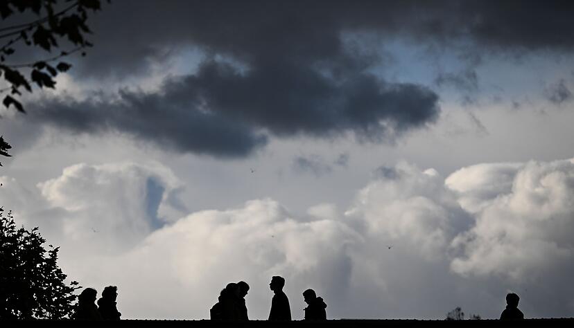 Der DWD k&uuml;ndigt einen eher ungem&uuml;tlichen Mix f&uuml;r das Wochenende an. (Archivbild)