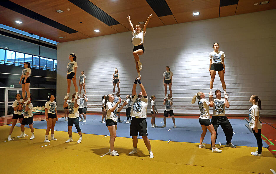 Die Cheerleader der Sport-Union Neckarsulm beim Training – das Team hat große Ziele.