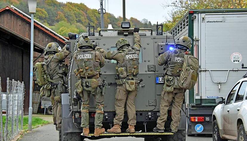 Ein Einsatz, bei dem das Spezialeinsatzkommando eine Pistole beschlagnahmen wollte, endete im Kugelhagel.
Foto: Archiv/Sascha Bickel