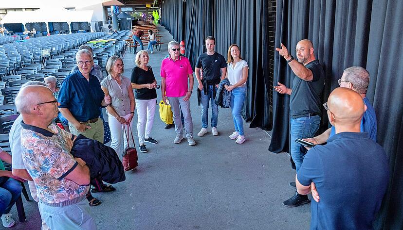 Zwölf Stimme-Leser waren beim Open-Air-Kino backstage. Hier mit Manuel Schwarz.