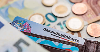 Zum Jahreswechsel steigen die Sozialbeiträge für Gutverdiener. Zum Jahreswechsel steigen die Sozialbeiträge für Gutverdiener.