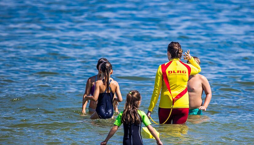 Die Zahl der Badetoten d&uuml;rfte laut DLRG 2025 bei deutlich unter 400 liegen. (Archivbild)