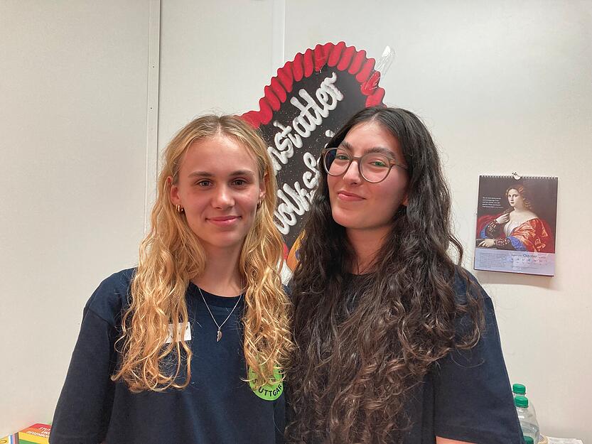 Die Studentinnen Sonja Martin (links) und Anna Hondros engagieren sich ehrenamtlich bei der Wasenboje. Die Studentinnen Sonja Martin (links) und Anna Hondros engagieren sich ehrenamtlich bei der Wasenboje.