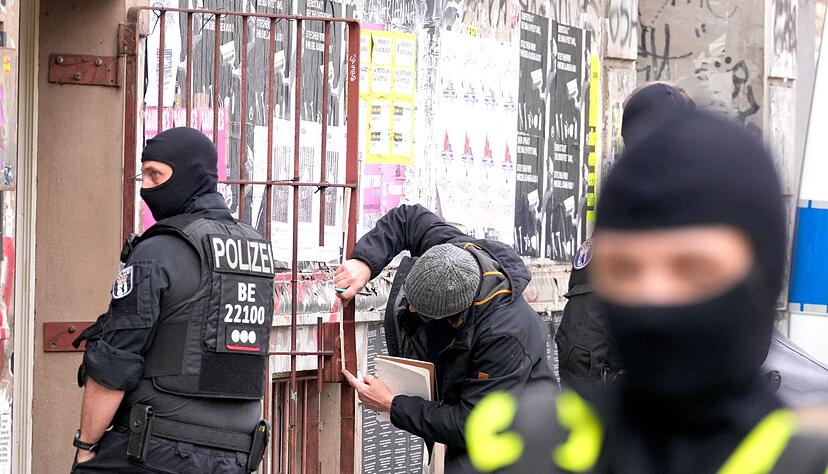 Nach dem Anschlag auf das Berliner Stromnetz im September 2025 ermittelte die Polizei vier Verdächtige. Nach dem Anschlag auf das Berliner Stromnetz im September 2025 ermittelte die Polizei vier Verdächtige.