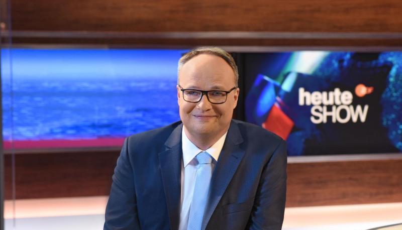 Moderator Oliver Welke hatte keinen Mangel an Themen. „Krise statt Kanaren“ ist der Titel der neuesten Spezialausgabe.
