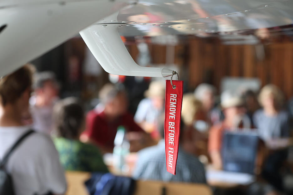 Mitglieder erklären Technik, Modelle und Vereinsleben. Mitglieder erklären Technik, Modelle und Vereinsleben.