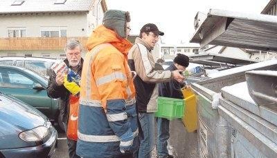 Kartonagen werden auf dem Recyclinghof Nordheim nach den Feiertagen ebenso in gro&szlig;en Mengen entsorgt wie Wein-, Sektflaschen und Tetrapak-Kartons.Fotos: Elke Khattab