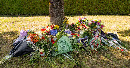 Trauerbekundungen in Ingolstadt, nachdem im August 2022 in einem Auto die Leiche einer jungen Frau aus Eppingen entdeckt worden war. Trauerbekundungen in Ingolstadt, nachdem im August 2022 in einem Auto die Leiche einer jungen Frau aus Eppingen entdeckt worden war.