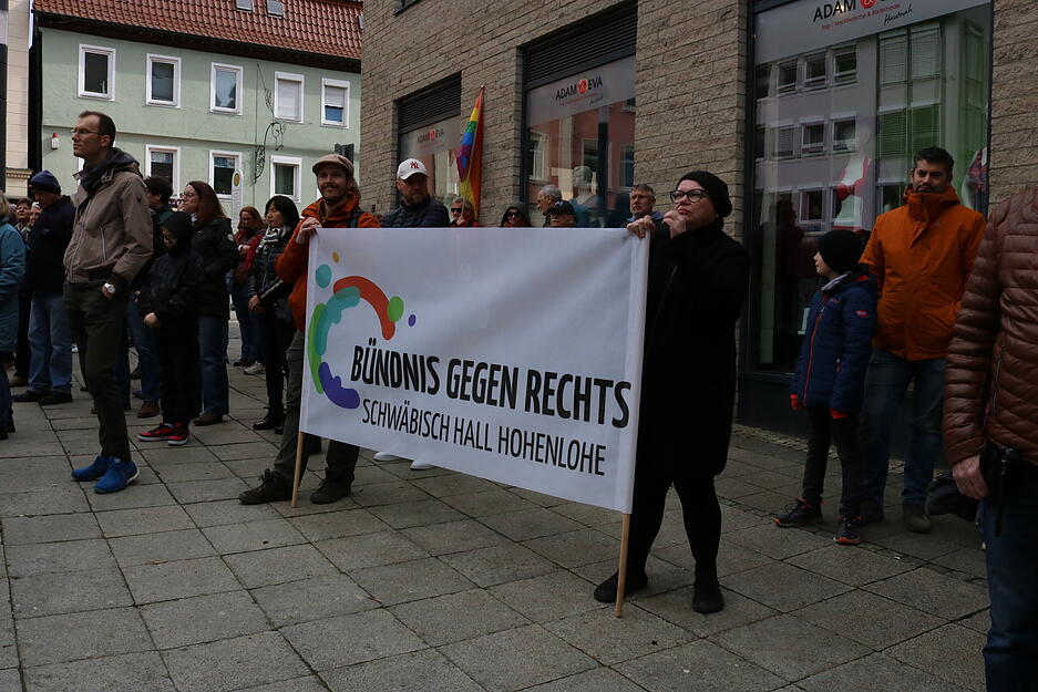 Demo mit 350 Menschen in K&uuml;nzelsau gegen die AfD
