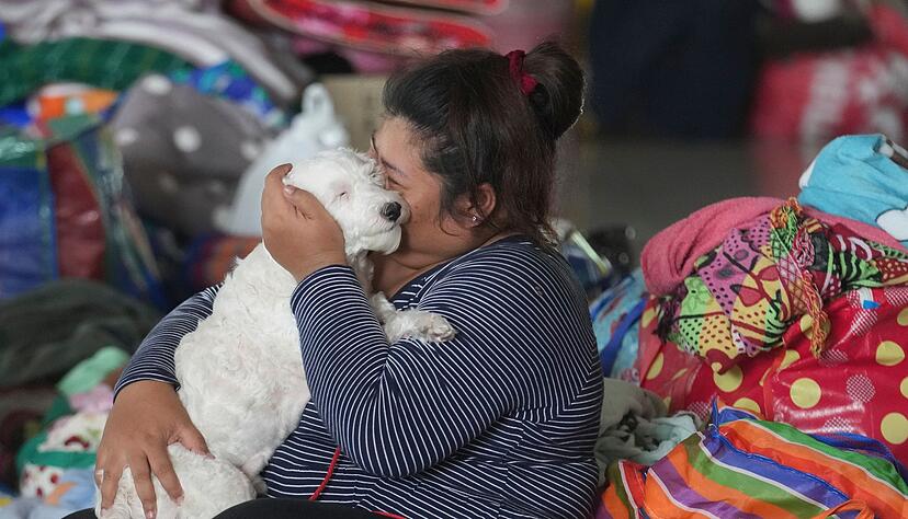 Viele Menschen auf beiden Seiten sind auf der Flucht.