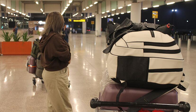 Nachdem einige Afghaninnen und Afghanen vor Gericht gezogen waren, nahm die Bundesregierung die Aufnahme von Menschen aus dem Bundesaufnahmeprogramm Afghanistan wieder auf. (Archivfoto)