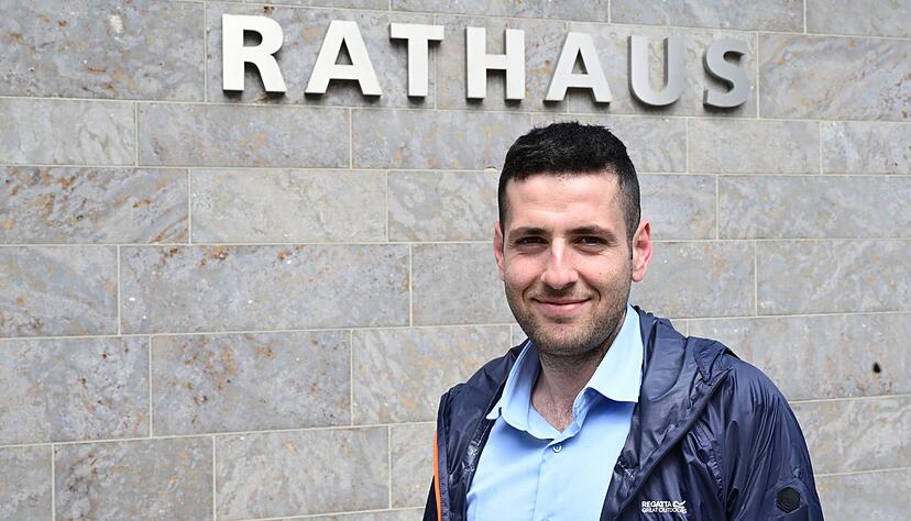 Ryyan Alshebl kam 2015 als Flüchtling nach Deutschland. Er ist einer von vielen eingebürgerten Syrern und heute Bürgermeister der baden-württembergischen Gemeinde Ostelsheim. (Archivfoto) Ryyan Alshebl kam 2015 als Flüchtling nach Deutschland. Er ist einer von vielen eingebürgerten Syrern und heute Bürgermeister der baden-württembergischen Gemeinde Ostelsheim. (Archivfoto)