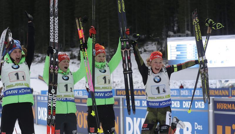 Laura Dahlmeier (r.) hat in Pokljuka mit der Staffel gesiegt. Foto: Antonio Bat Laura Dahlmeier (r.) hat in Pokljuka mit der Staffel gesiegt. Foto: Antonio Bat