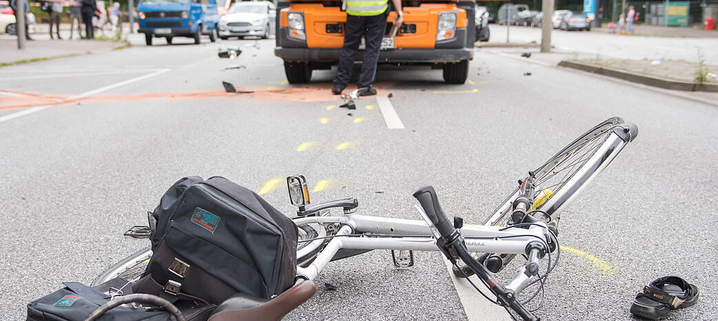 Die Unfallstatistik der Region zeigt: Die meisten Radunfälle gibt es bei Tageslicht und auf trockener Fahrbahn. Foto: dpa Die Unfallstatistik der Region zeigt: Die meisten Radunfälle gibt es bei Tageslicht und auf trockener Fahrbahn. Foto: dpa