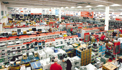 Mehr Platz für die Ware: Der Heilbronner Media-Markt hat die Verkaufsfläche um 900 Quadratmeter erweitert. Zur Eröffnung am Montag erwartet Geschäftsführer Dieter Fuchs einen großen Ansturm. (Fotos: Dittmar Dirks)