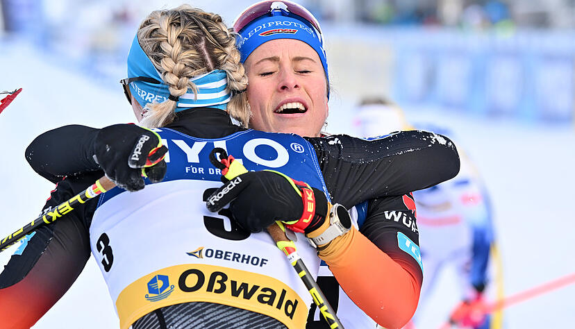 Starkes Duo: Katharina Hennig (rechts) jubelt in den Armen von Victoria Carl. Bei den Olympiasiegerinnen liefen Vorbereitung und Winter nicht optimal. Starkes Duo: Katharina Hennig (rechts) jubelt in den Armen von Victoria Carl. Bei den Olympiasiegerinnen liefen Vorbereitung und Winter nicht optimal.