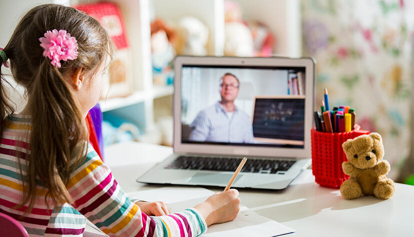 Treffen übers Internet: Über viele Wochen konnten Kinder ihre Lehrer nur in Videokonferenzen sehen. Foto: stock.adobe/Aleksandra Suzi Treffen übers Internet: Über viele Wochen konnten Kinder ihre Lehrer nur in Videokonferenzen sehen. Foto: stock.adobe/Aleksandra Suzi