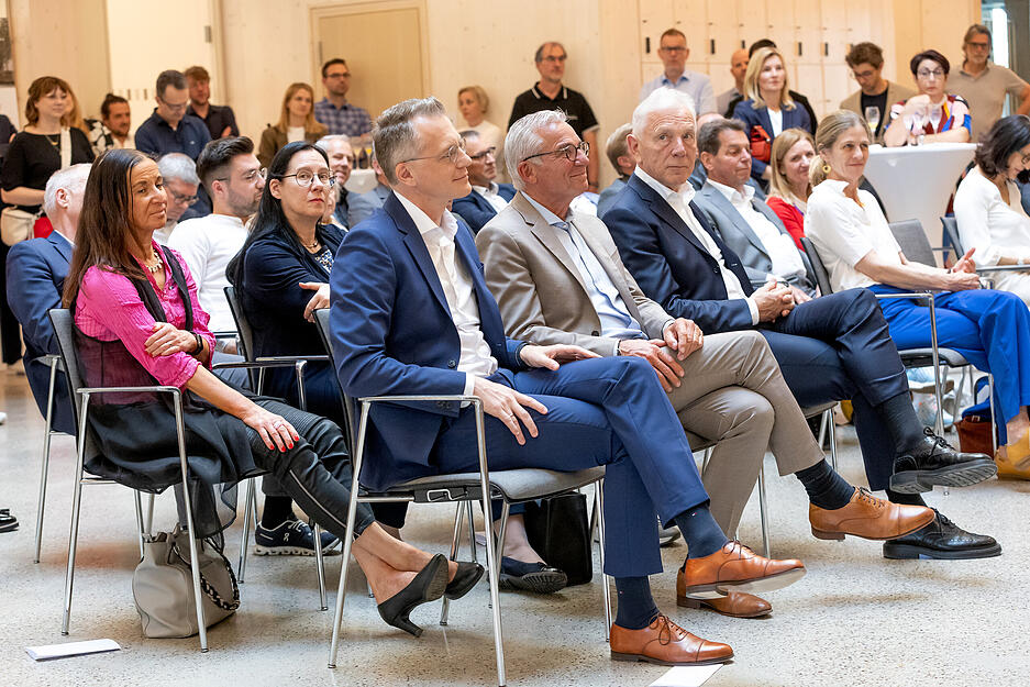 Die Festredner geizten nicht mit Superlativen bei der Einweihung der neuen Innovationsfabrik (IFH) im Heilbronner Zukunftspark Wohlgelegen.