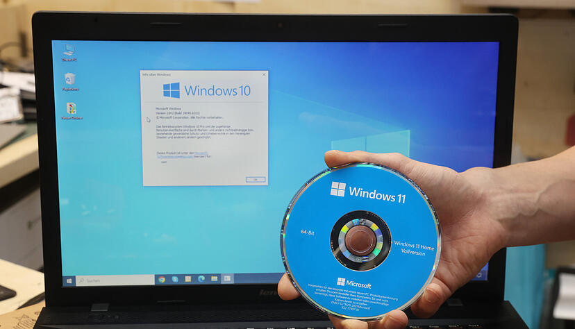 Das Ende von Windows-10-Updates naht: Microsoft gewährt lediglich privaten Nutzern einen Aufschub von einem Jahr - dann aber bietet nur noch das neue Betriebssystem Windows 11 sicherheitsrelevante Unterstützung. Das Ende von Windows-10-Updates naht: Microsoft gewährt lediglich privaten Nutzern einen Aufschub von einem Jahr - dann aber bietet nur noch das neue Betriebssystem Windows 11 sicherheitsrelevante Unterstützung.