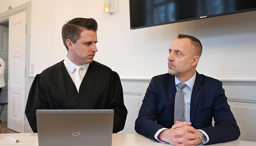 Weil der Sieger der Bürgermeisterwahl von Alpirsbach Wähler getäuscht haben soll, wurde die Wahl annulliert. Weil der Sieger der Bürgermeisterwahl von Alpirsbach Wähler getäuscht haben soll, wurde die Wahl annulliert.