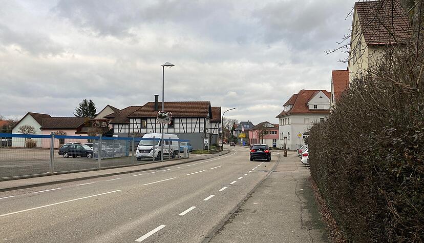 In der Pfedelbacher Straße in Öhringen kam es am Montag zu einem Polizeieinsatz. Foto Heike Kinkopf In der Pfedelbacher Straße in Öhringen kam es am Montag zu einem Polizeieinsatz. Foto Heike Kinkopf
